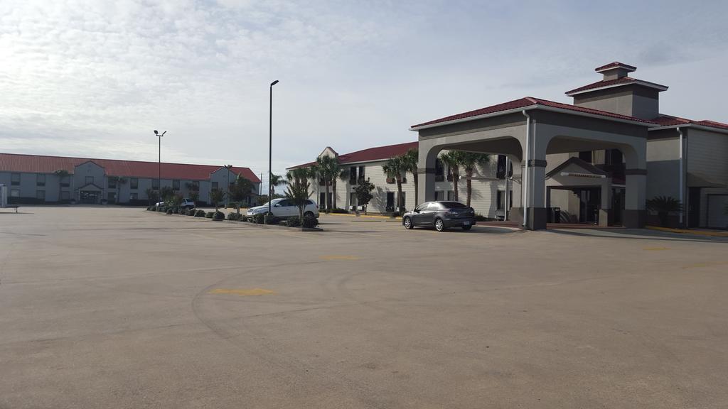 Days Inn By Wyndham Galliano La Exterior foto